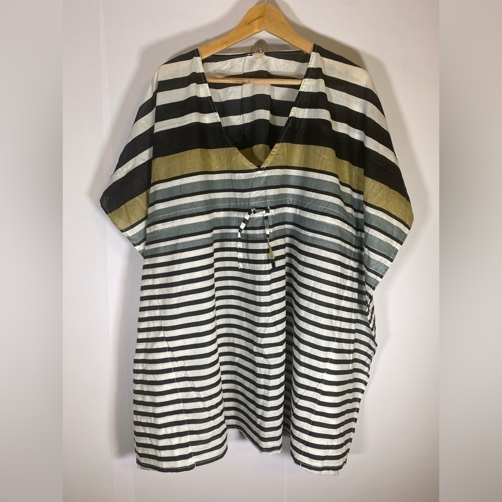 Echo Beach cover up Striped white, black, grey SZ OS
